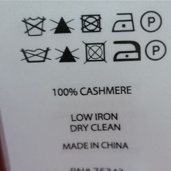 MARTHA STEWART Rust Orange 100% Cashmere Cable Knit Infinity Scarf - Picture 9 of 10